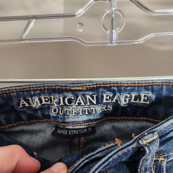 American Eagle womens 4 short super hi-rise floral embroidered jegging - Picture 4 of 8